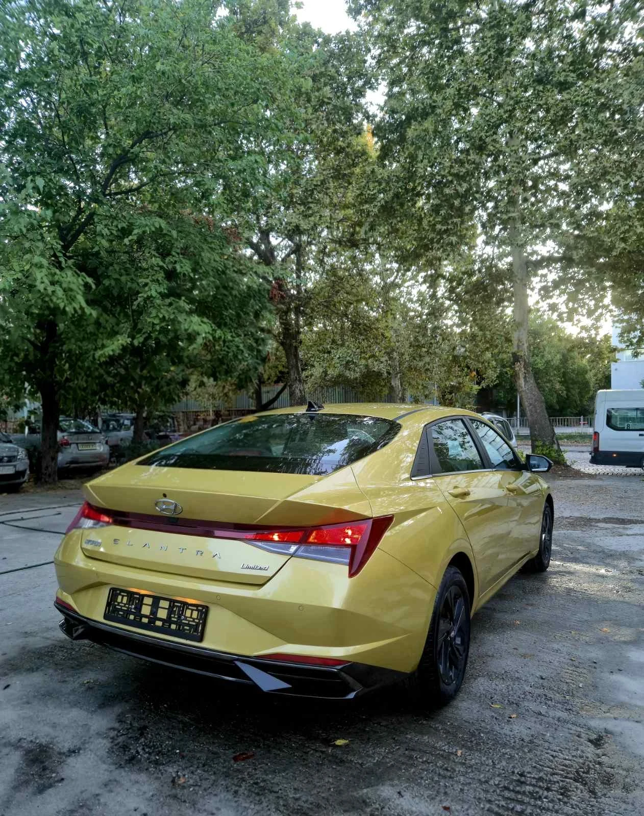 Hyundai Elantra 1.6 - изображение 6 | Auto.bg Hyundai Elantra 1.6 - изображение 6