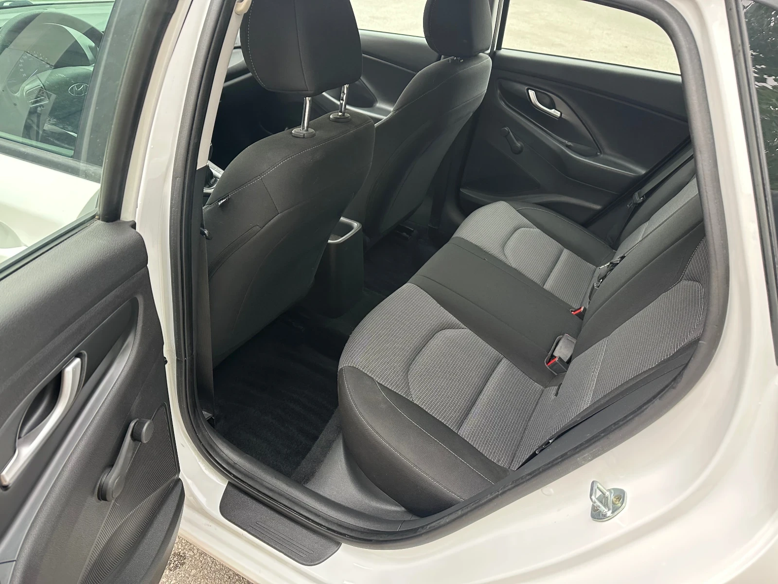 Hyundai I30 1.4i 100к.с. - изображение 9 | Auto.bg Hyundai I30 1.4i 100к.с. - изображение 9