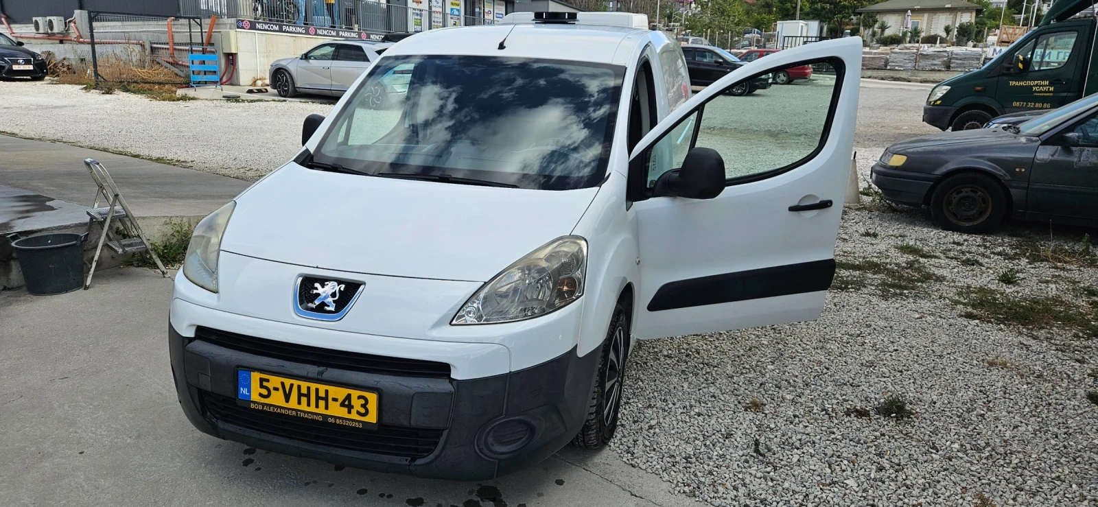 Peugeot Partner 1.6 Hdi , климатик, централно - изображение 2 | Auto.bg Peugeot Partner 1.6 Hdi , климатик, централно - изображение 2