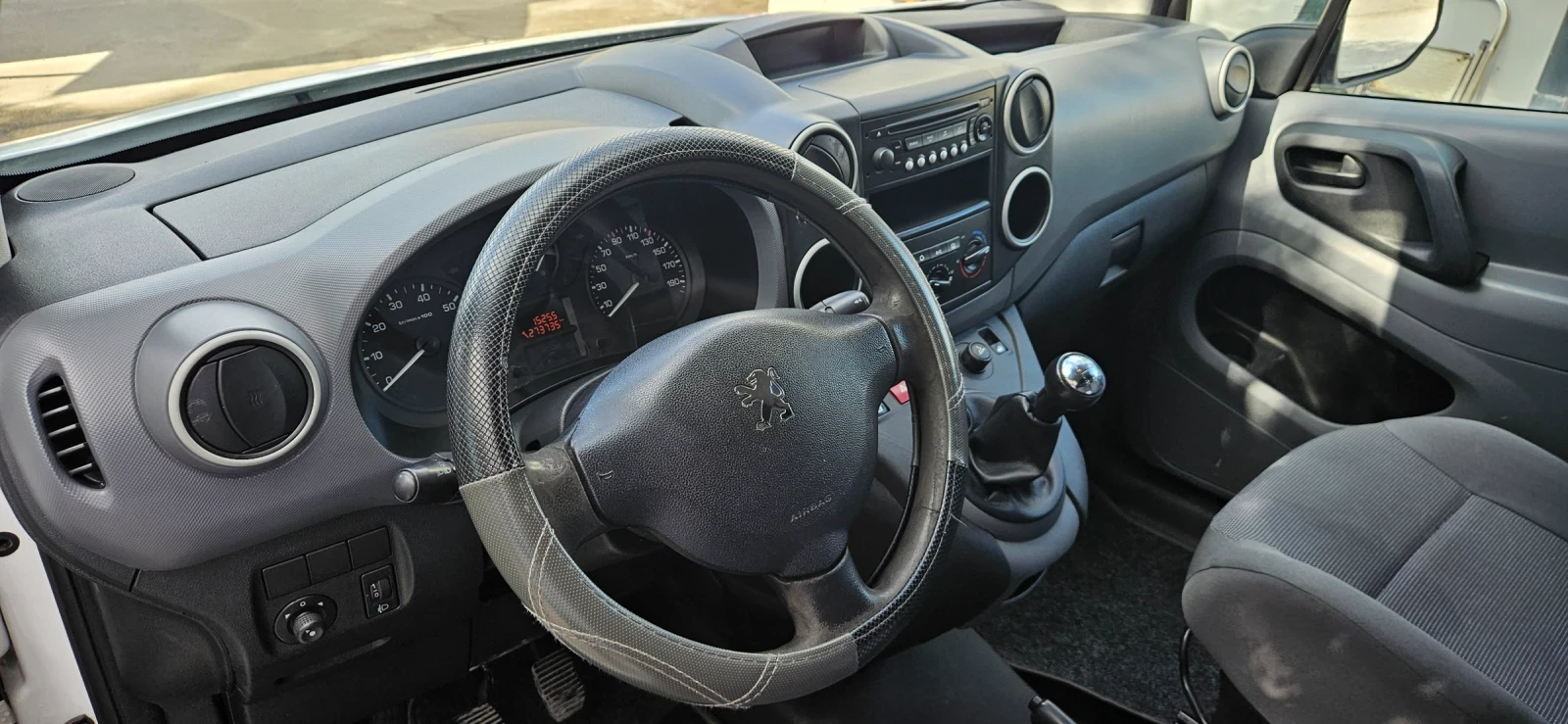 Peugeot Partner 1.6 Hdi , климатик, централно - изображение 8 | Auto.bg Peugeot Partner 1.6 Hdi , климатик, централно - изображение 8