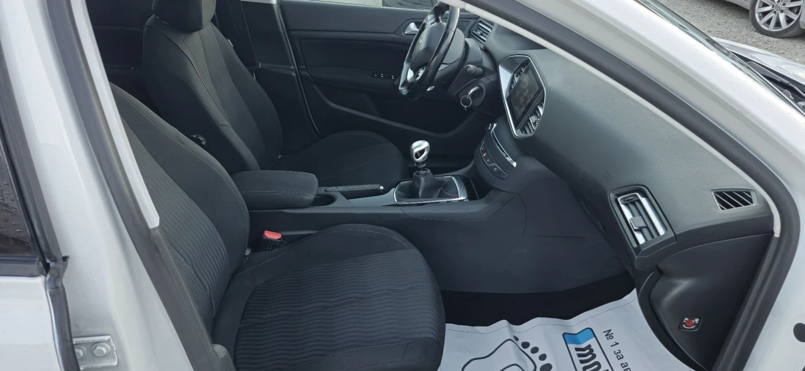 Peugeot 308 1.6hdi 120hp - изображение 9 | Auto.bg Peugeot 308 1.6hdi 120hp - изображение 9