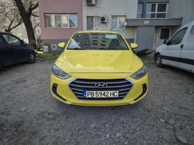 Снимка Hyundai Elantra