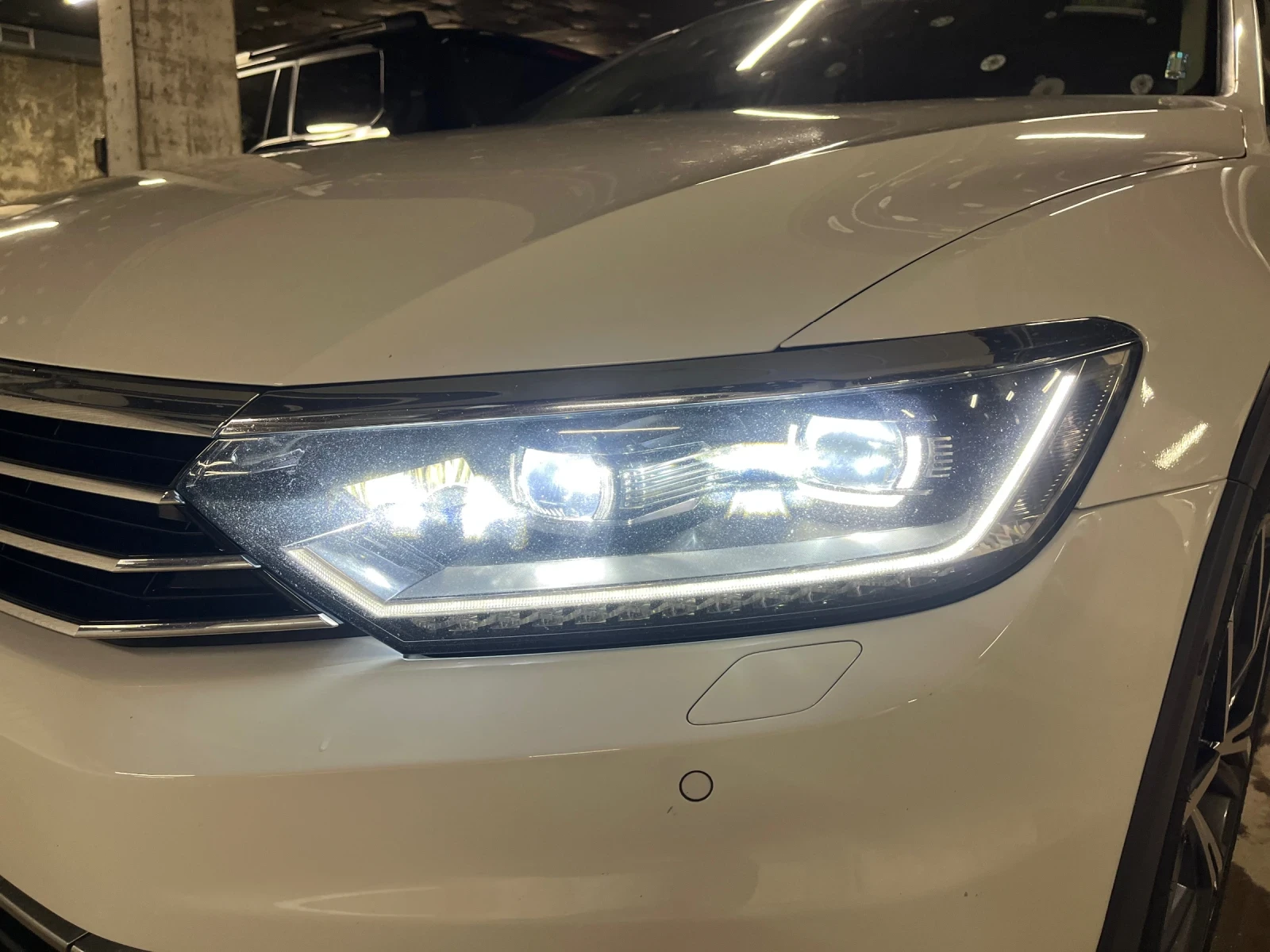 VW Alltrack Passat, BiTdi, 240 к.с., 4 motion, Full LED - изображение 8 | Auto.bg VW Alltrack Passat, BiTdi, 240 к.с., 4 motion, Full LED - изображение 8