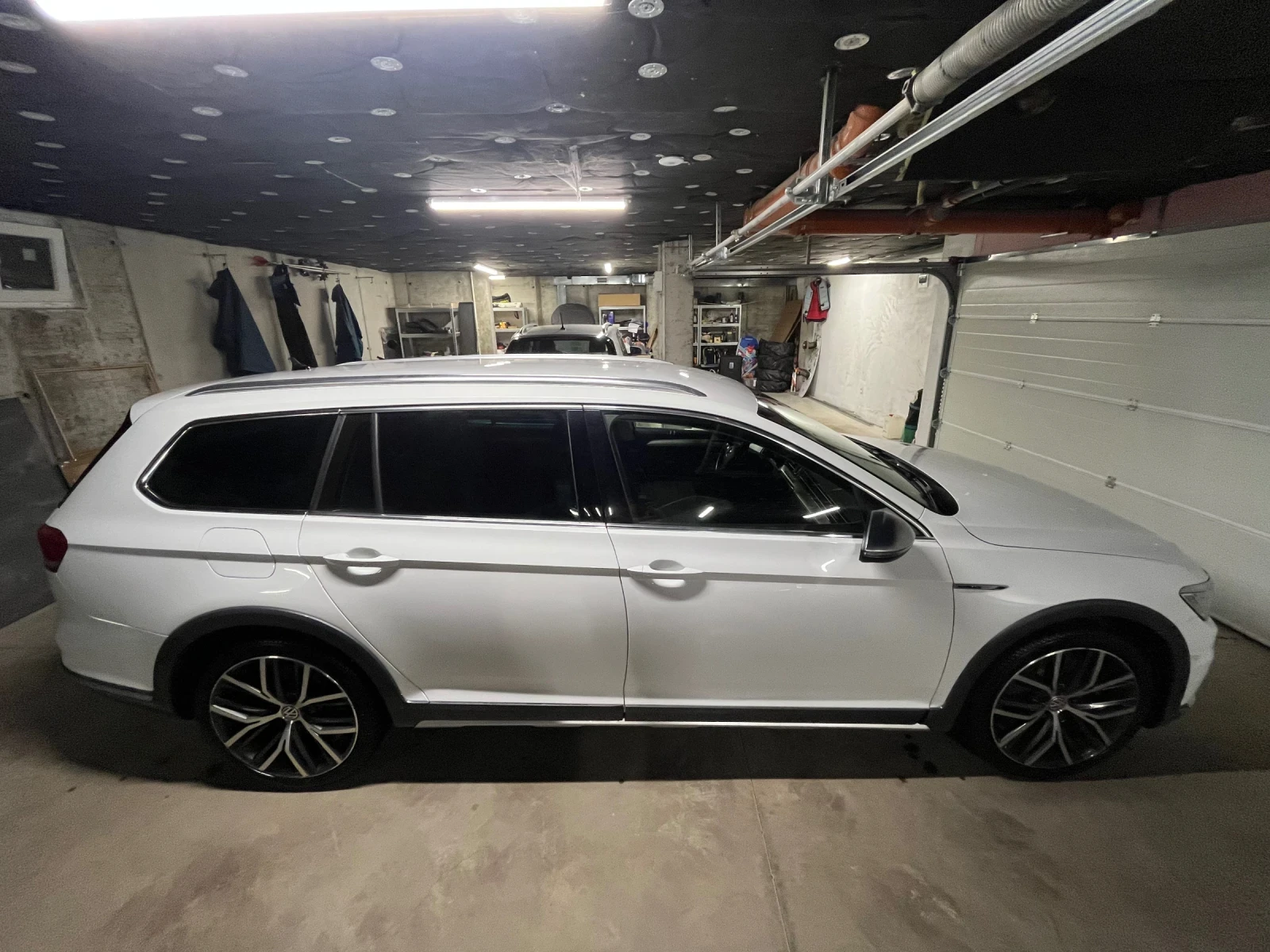 VW Alltrack Passat, BiTdi, 240 к.с., 4 motion, Full LED - изображение 2 | Auto.bg VW Alltrack Passat, BiTdi, 240 к.с., 4 motion, Full LED - изображение 2