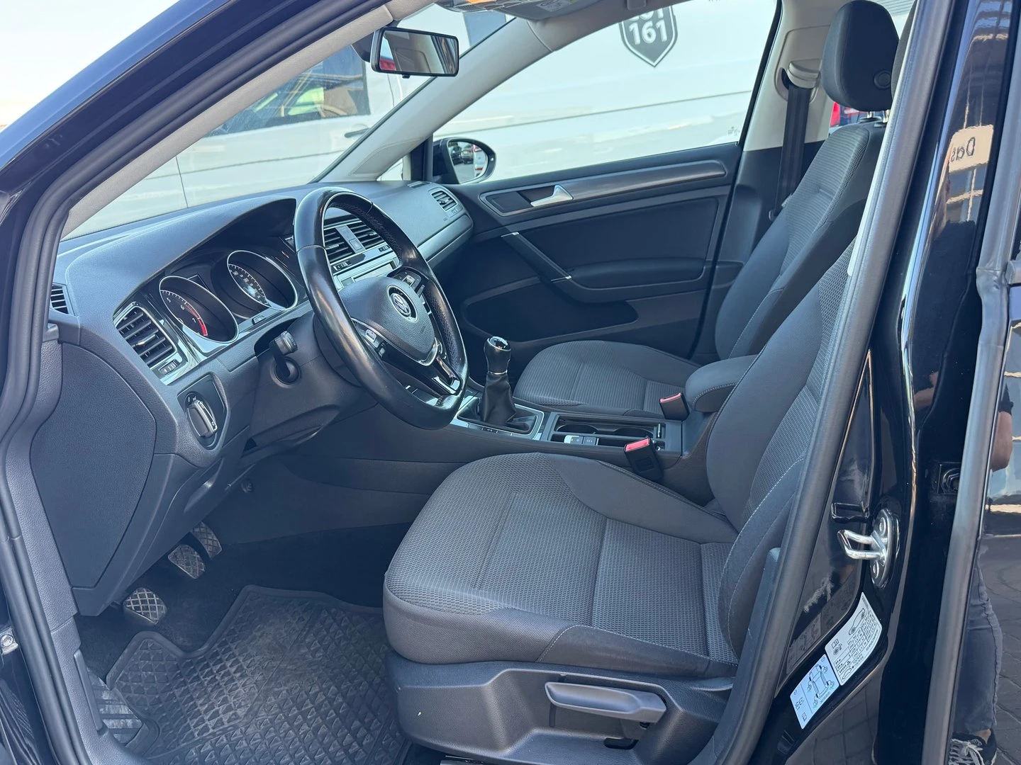 VW Golf Comfortline 1.5TSI EVO BMT - изображение 4 | Auto.bg VW Golf Comfortline 1.5TSI EVO BMT - изображение 4