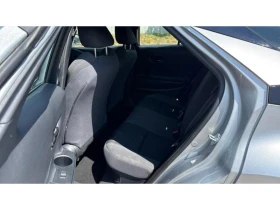 Toyota C-HR 2.0 PHEV COOL | Auto.bg — изображение 11 Toyota C-HR 2.0 PHEV COOL | Auto.bg — изображение 11