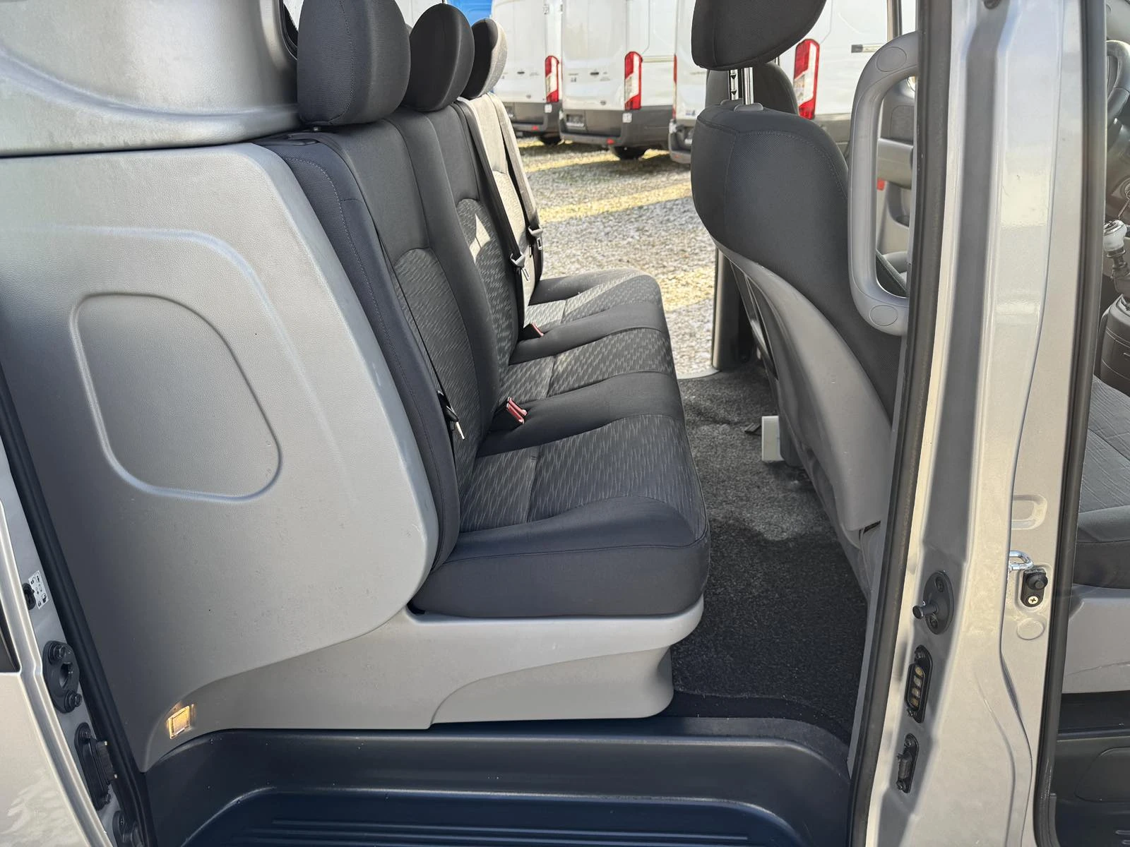 Hyundai H1 KLIMA, 6-СКОРОСТИ, 136К.С. - изображение 8 | Auto.bg Hyundai H1 KLIMA, 6-СКОРОСТИ, 136К.С. - изображение 8