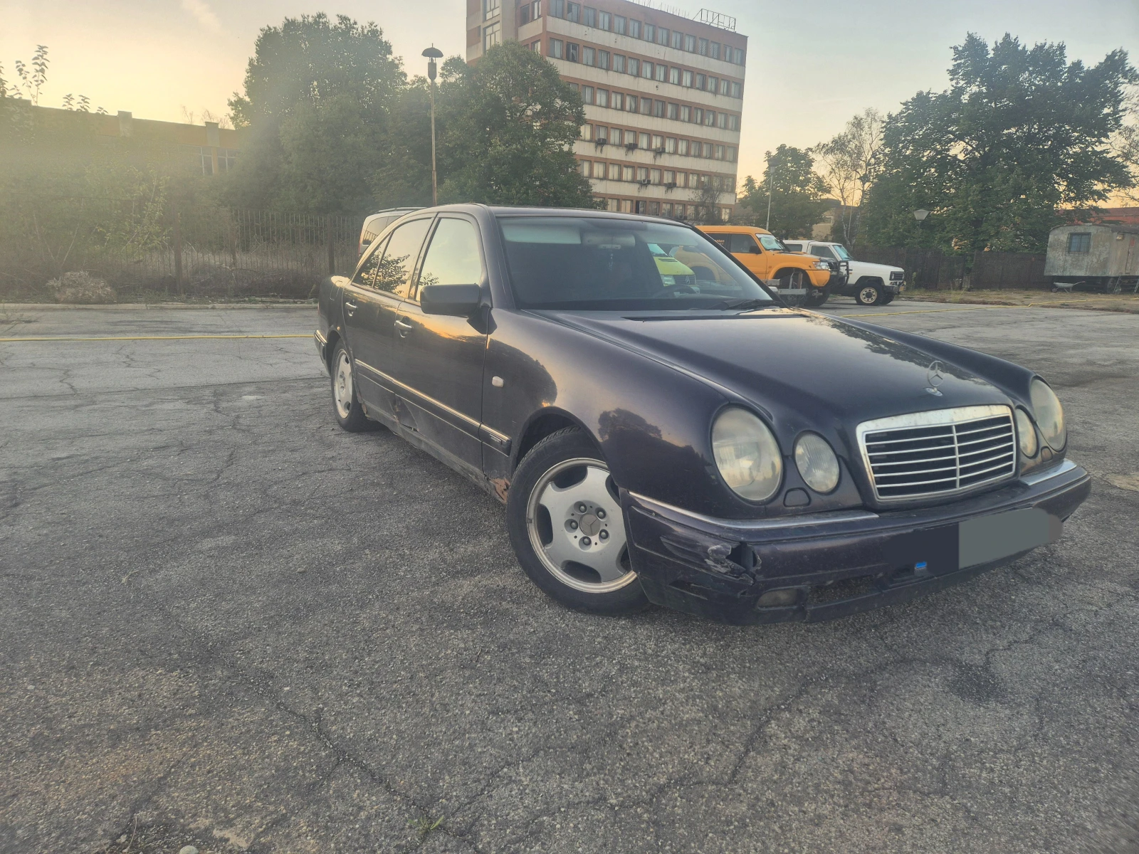 Mercedes-Benz E 200  - изображение 2 | Auto.bg Mercedes-Benz E 200  - изображение 2