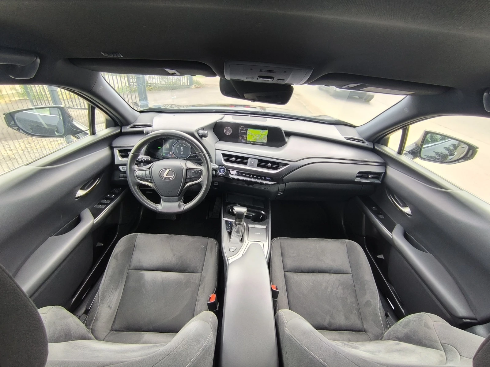 Lexus UX 250h 2.0 Hybrid - изображение 7 | Auto.bg Lexus UX 250h 2.0 Hybrid - изображение 7