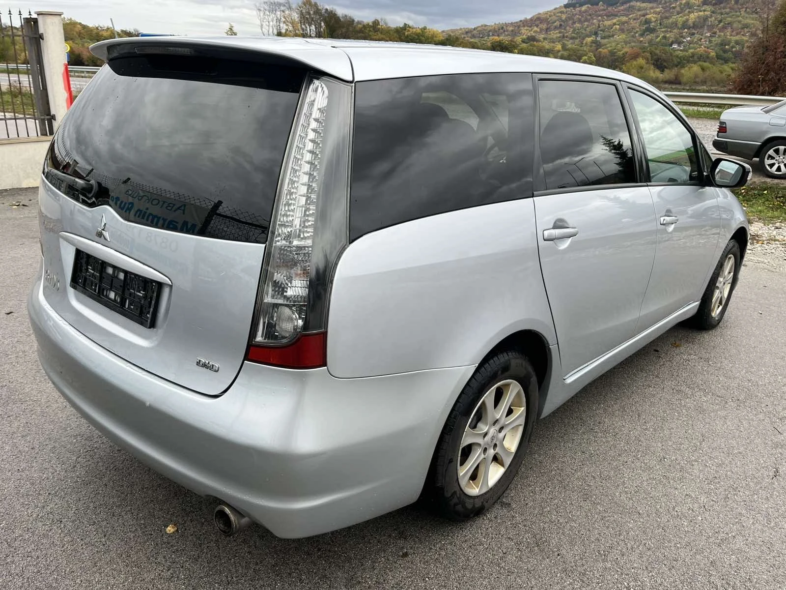 Mitsubishi Grandis 2.0TDI 136кс 6 СКОРОСТИ 7 МЕСТА  АВТОПИЛОТ - изображение 4 | Auto.bg Mitsubishi Grandis 2.0TDI 136кс 6 СКОРОСТИ 7 МЕСТА  АВТОПИЛОТ - изображение 4