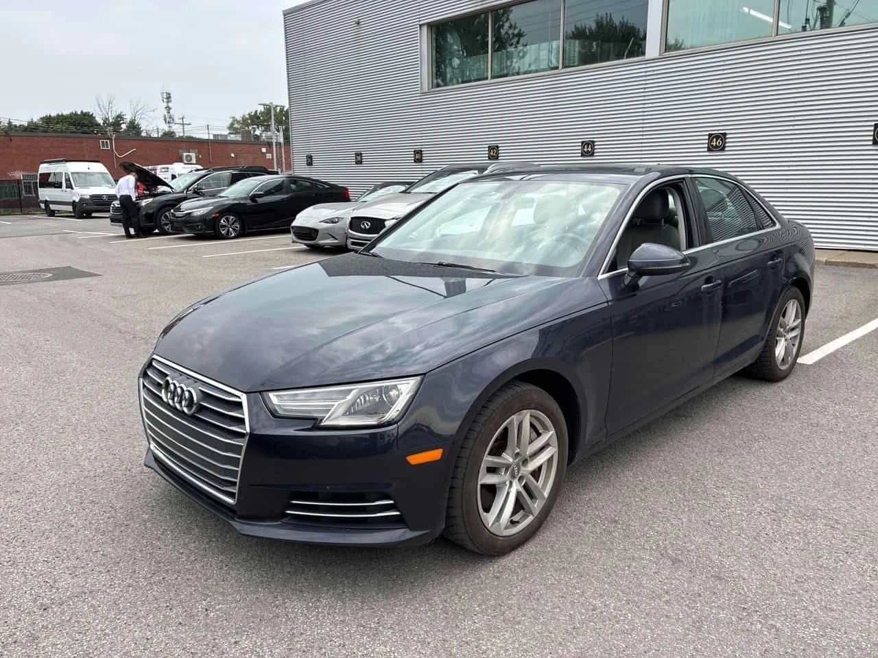 Audi A4 * ПОДГРЕВ * ПАНОРАМА * КЛИП НА МОТОРА * | Auto.bg — изображение 1 Audi A4 * ПОДГРЕВ * ПАНОРАМА * КЛИП НА МОТОРА * | Auto.bg — изображение 1