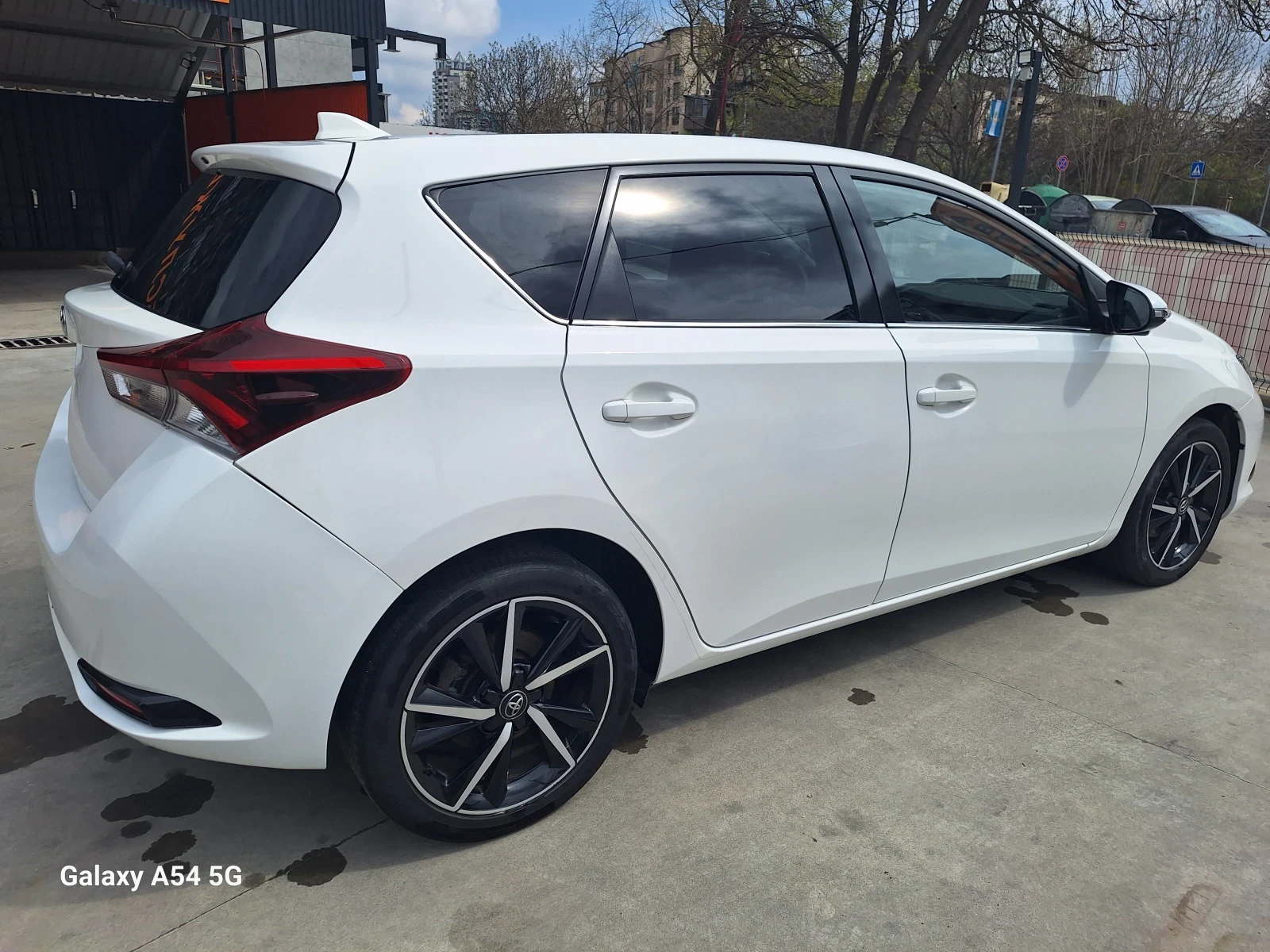 Toyota Auris 1.2 БЕНЗИН, 116 коня с турбо, 4ри ЦИЛИНДЪРА  - изображение 10 | Auto.bg Toyota Auris 1.2 БЕНЗИН, 116 коня с турбо, 4ри ЦИЛИНДЪРА  - изображение 10