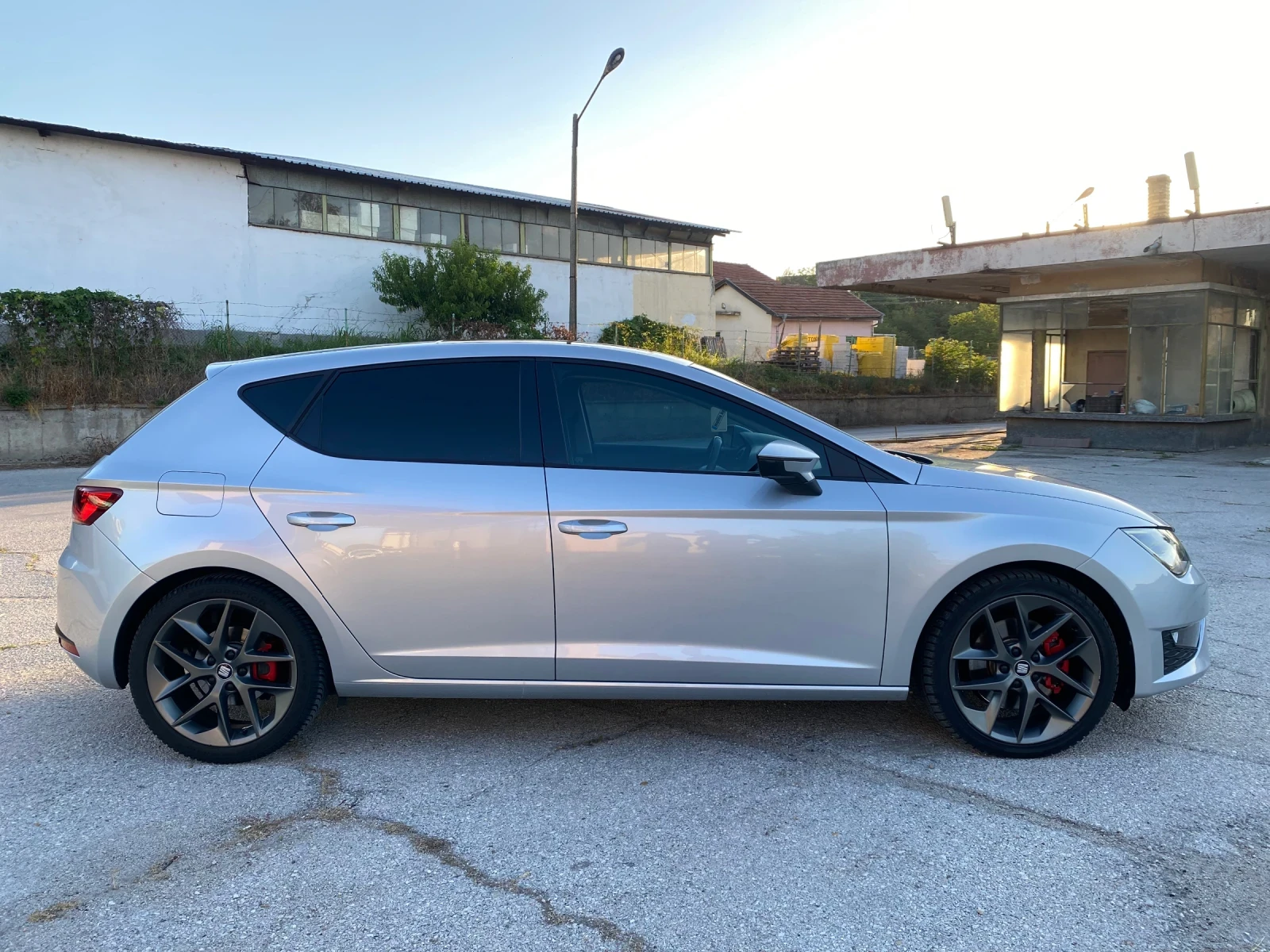 Seat Leon FR 2.0TDI 184 DSG - изображение 6 | Auto.bg Seat Leon FR 2.0TDI 184 DSG - изображение 6