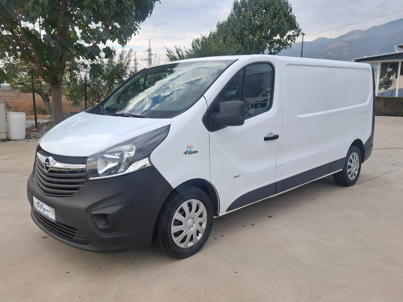 Opel Vivaro 1.6CDTI/Euro6B/Климатик | Auto.bg — изображение 1 Opel Vivaro 1.6CDTI/Euro6B/Климатик | Auto.bg — изображение 1