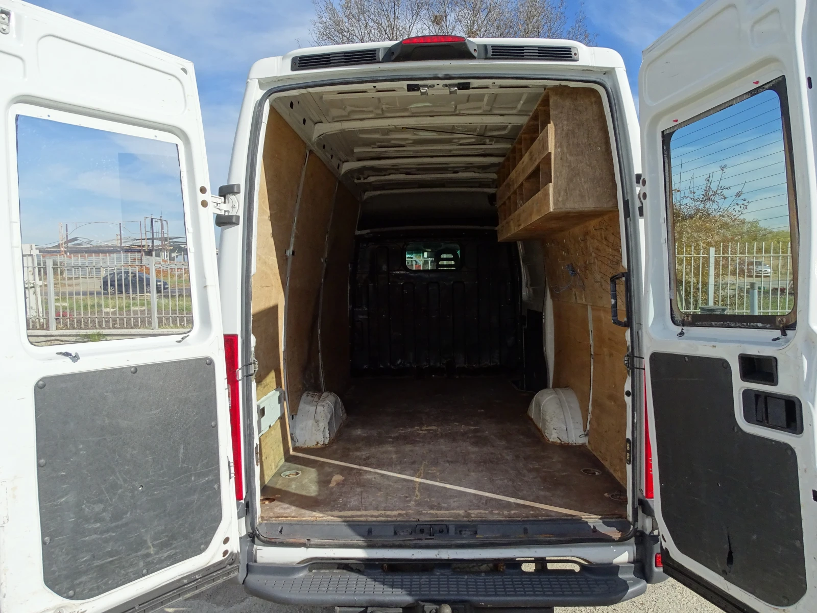 Iveco Daily 35S14 - изображение 7 | Auto.bg Iveco Daily 35S14 - изображение 7