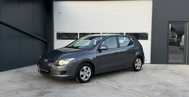 Hyundai I30 - 3600 € / 7040.99 лв. - 25948946 1 | Car24.bg Hyundai I30 - 3600 € / 7040.99 лв. - 25948946 1