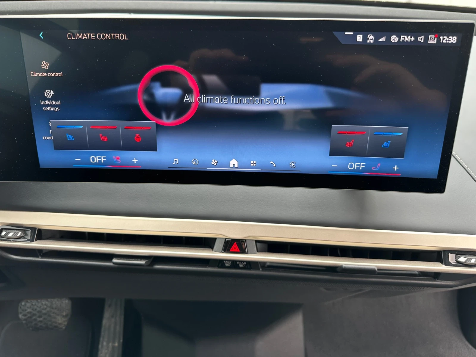 BMW iX ВЪЗДУХ/ОБДУХВАНЕ/МАСАЖ/КОЖА-НАПА - изображение 9 | Auto.bg BMW iX ВЪЗДУХ/ОБДУХВАНЕ/МАСАЖ/КОЖА-НАПА - изображение 9