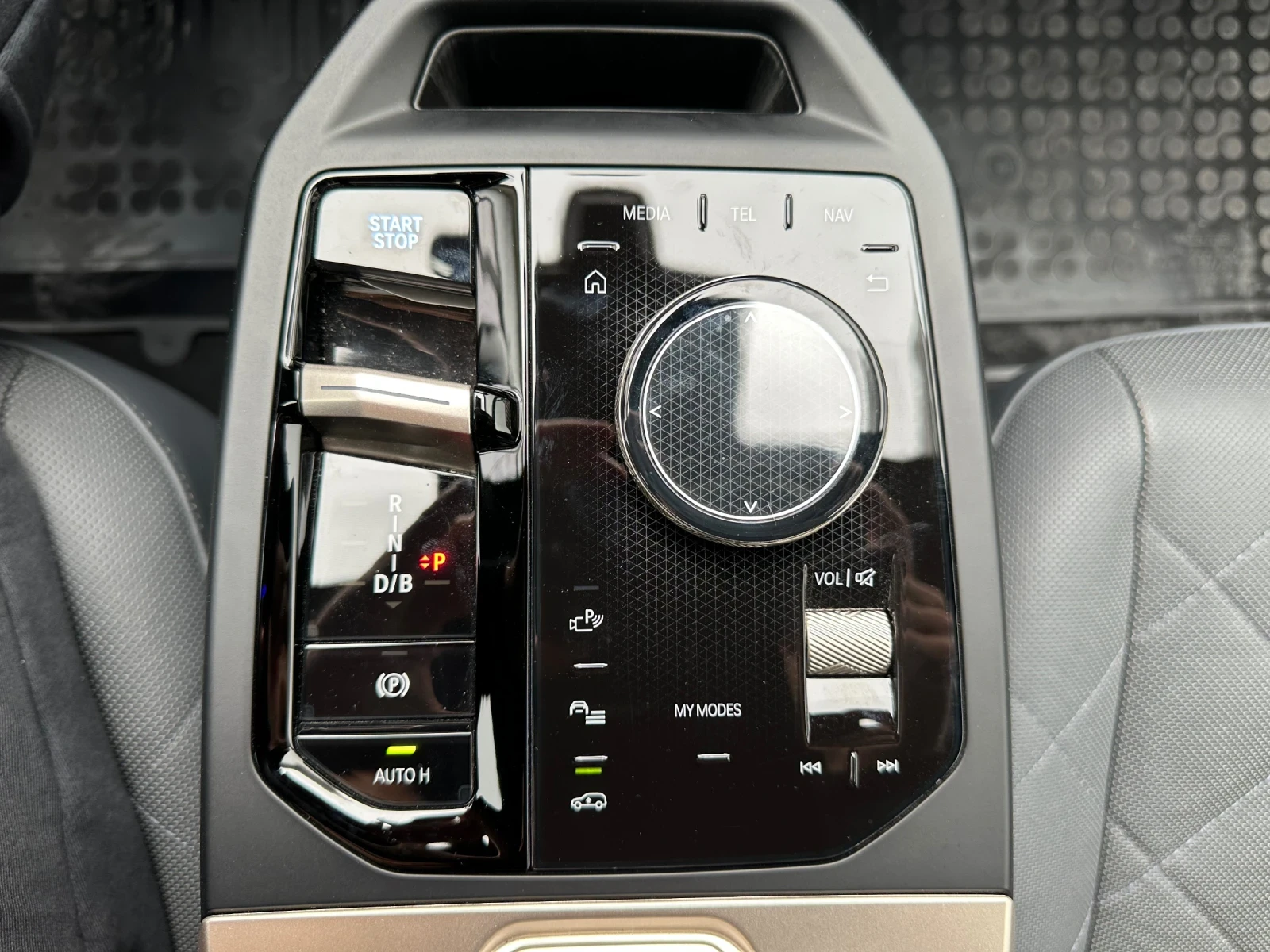 BMW iX ВЪЗДУХ/ОБДУХВАНЕ/МАСАЖ/КОЖА-НАПА - изображение 8 | Auto.bg BMW iX ВЪЗДУХ/ОБДУХВАНЕ/МАСАЖ/КОЖА-НАПА - изображение 8