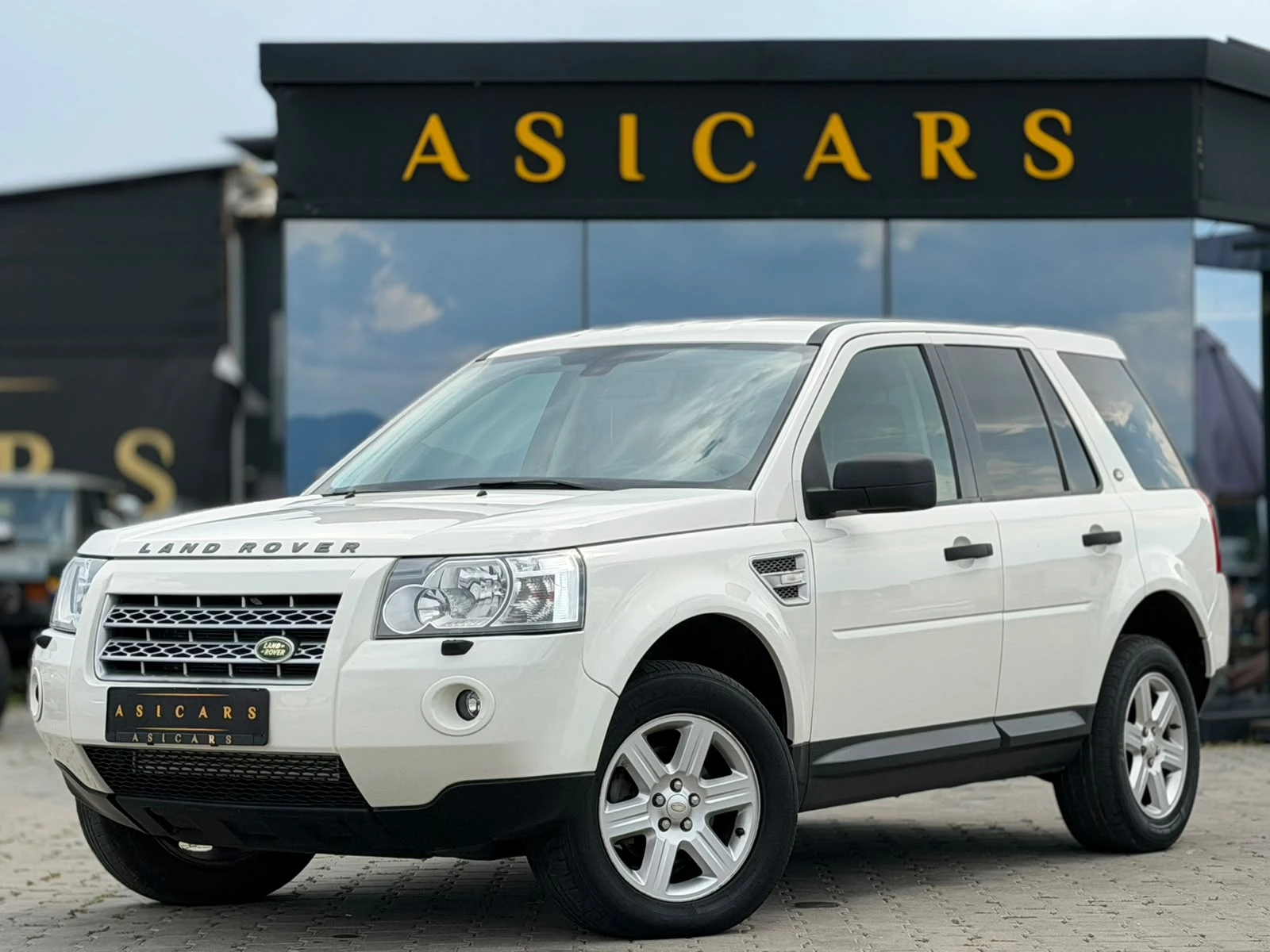 Land Rover Freelander / 2.2D / 152HP / 4X4 / ALPINE MUSIC / | Auto.bg — изображение 1 Land Rover Freelander / 2.2D / 152HP / 4X4 / ALPINE MUSIC / | Auto.bg — изображение 1