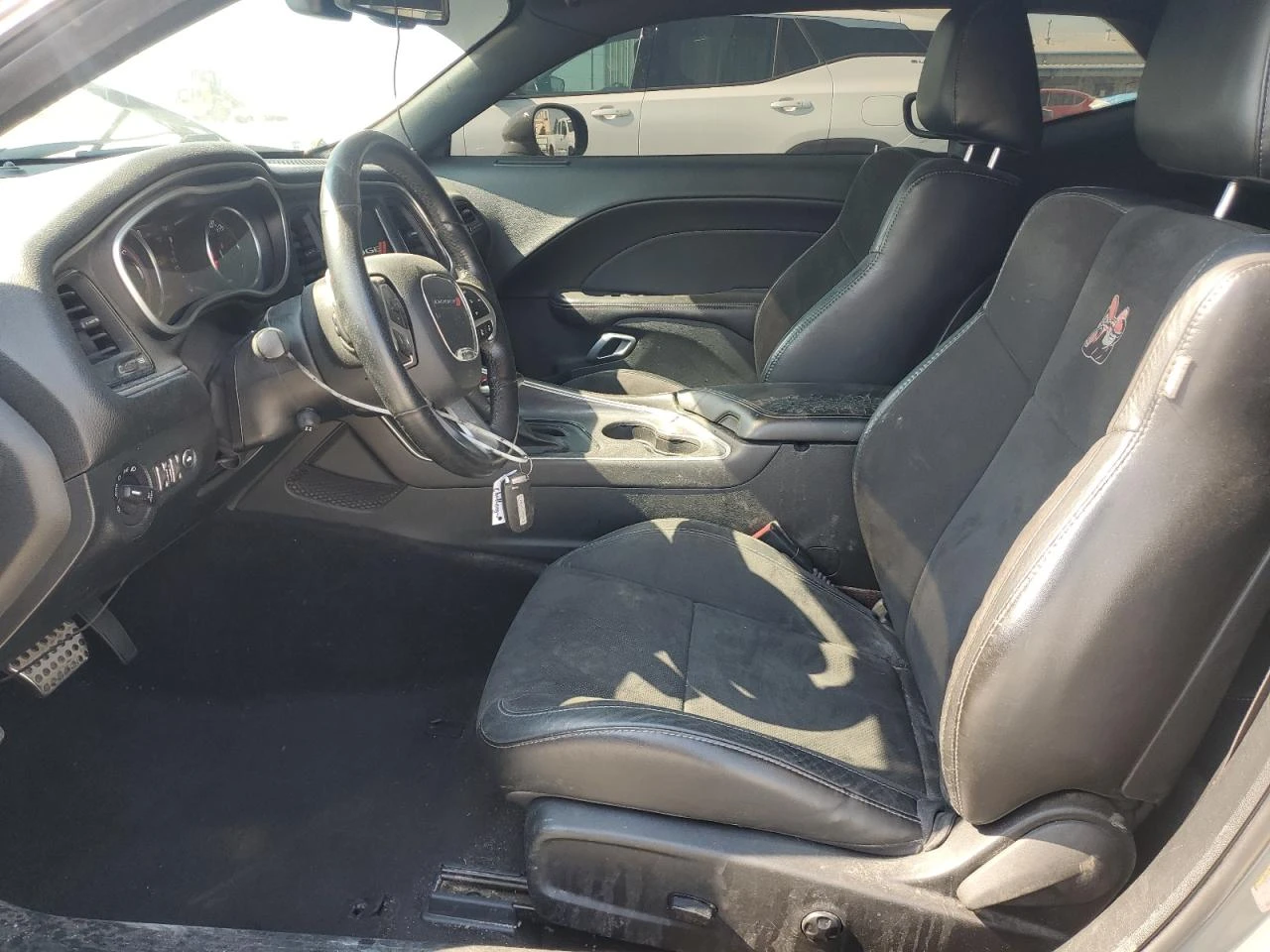 Dodge Challenger SRT 6.4/392/FASTBACK/КОЖА/КАМЕРА - изображение 7 | Auto.bg Dodge Challenger SRT 6.4/392/FASTBACK/КОЖА/КАМЕРА - изображение 7