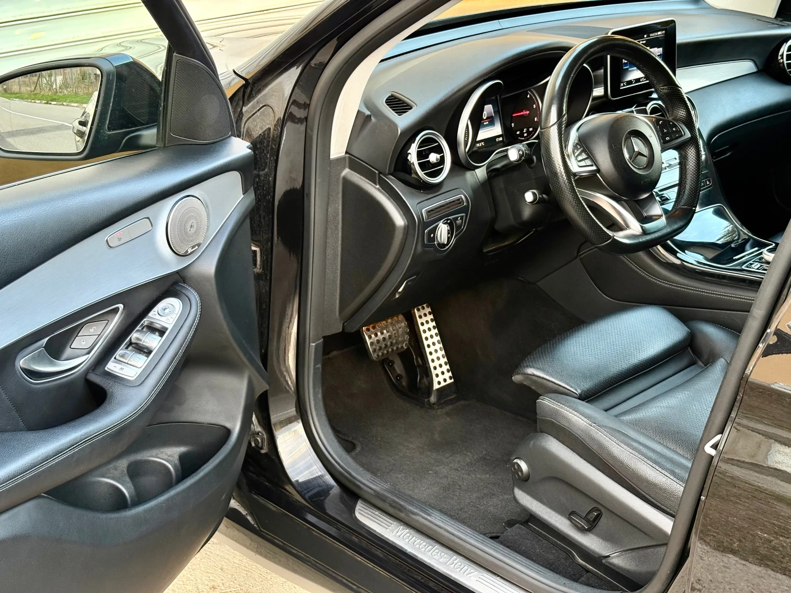 Mercedes-Benz GLC 220 4Matic 9G-tronic AMG LINE - изображение 7 | Auto.bg Mercedes-Benz GLC 220 4Matic 9G-tronic AMG LINE - изображение 7