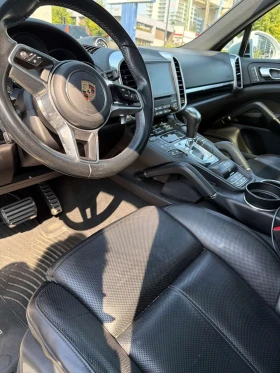 Porsche Cayenne S E Hybrid CARFAX | Auto.bg — изображение 5 Porsche Cayenne S E Hybrid CARFAX | Auto.bg — изображение 5