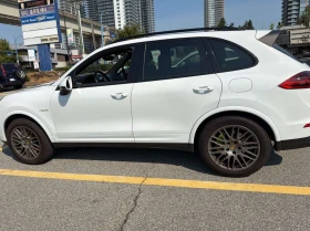 Porsche Cayenne S E Hybrid CARFAX | Auto.bg — изображение 2 Porsche Cayenne S E Hybrid CARFAX | Auto.bg — изображение 2