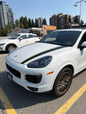 Porsche Cayenne S E Hybrid CARFAX
