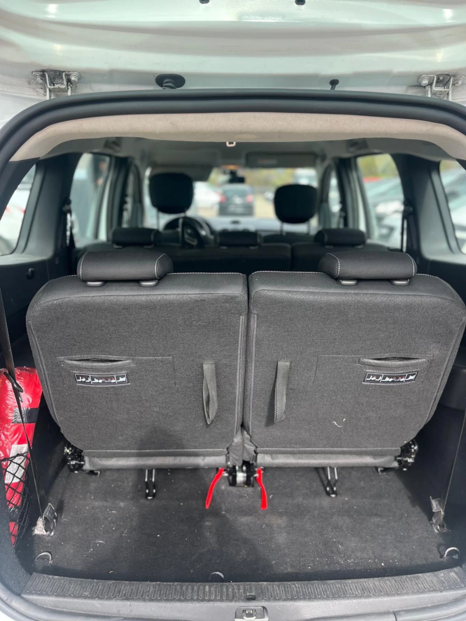 Dacia Lodgy 1.6-ГАЗ-7 места  - изображение 6 | Auto.bg Dacia Lodgy 1.6-ГАЗ-7 места  - изображение 6