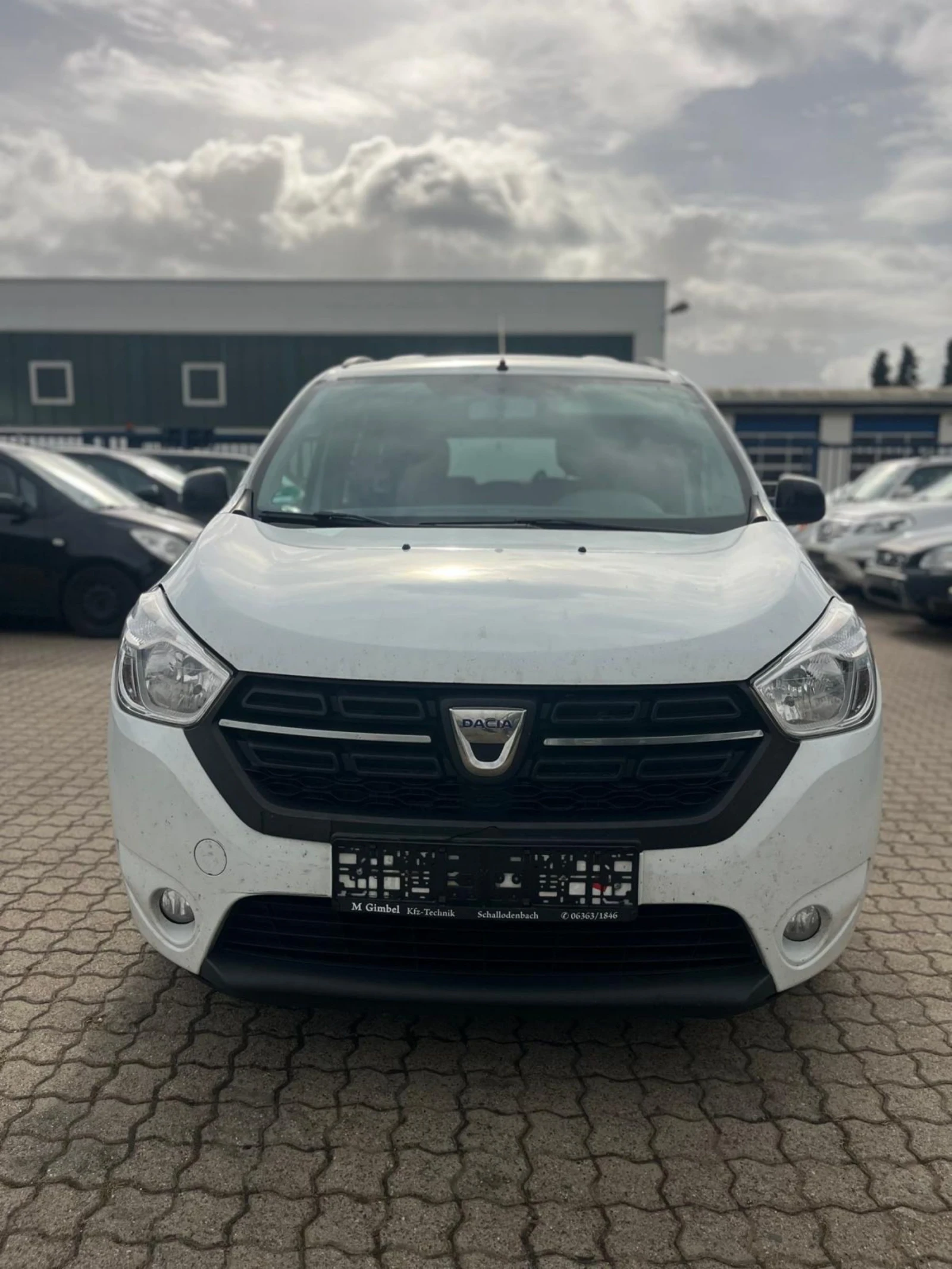 Dacia Lodgy 1.6-ГАЗ-7 места  - изображение 2 | Auto.bg Dacia Lodgy 1.6-ГАЗ-7 места  - изображение 2