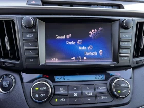 Toyota Rav4 Limited Facelift 2.0i 4x4 Регистриран Обслужен | Auto.bg — изображение 14 Toyota Rav4 Limited Facelift 2.0i 4x4 Регистриран Обслужен | Auto.bg — изображение 14