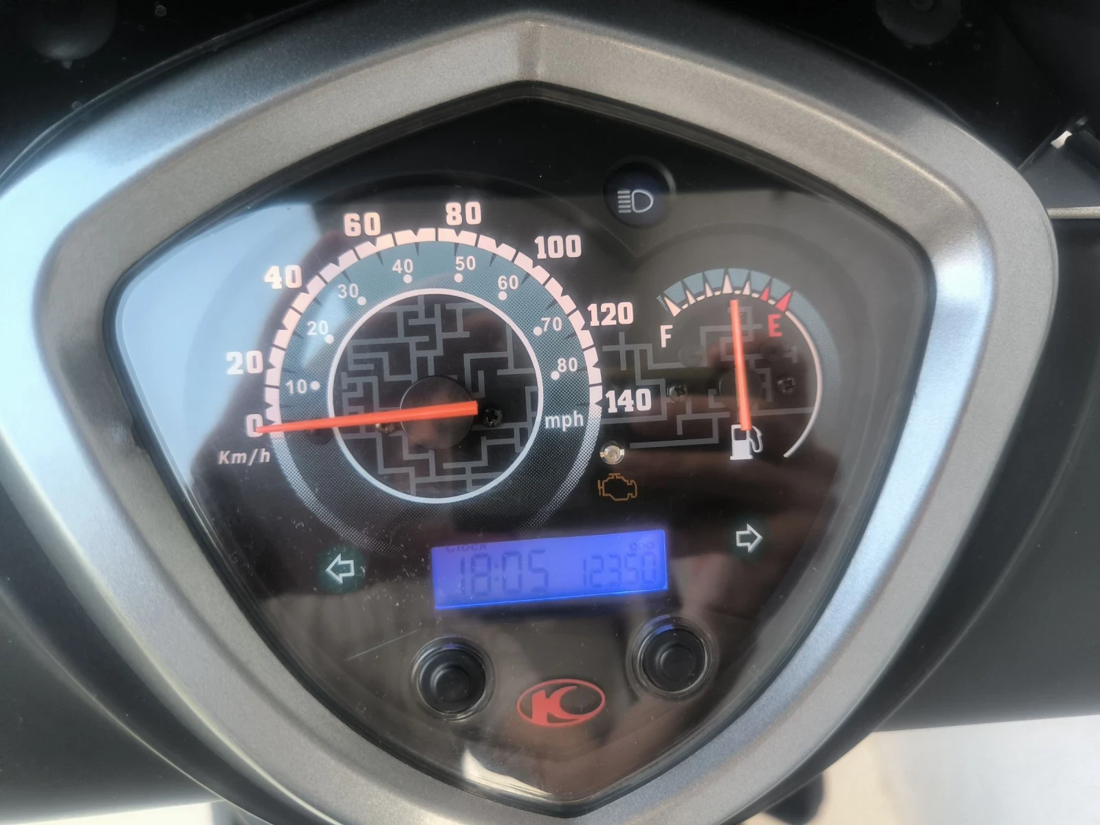 Kymco Agility 200i, на 12.350 км , 2014 година  - изображение 4 | Auto.bg Kymco Agility 200i, на 12.350 км , 2014 година  - изображение 4