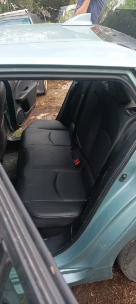 Toyota Prius 1.8i хибрид 4x4 | Mobile.bg — малка снимка 14