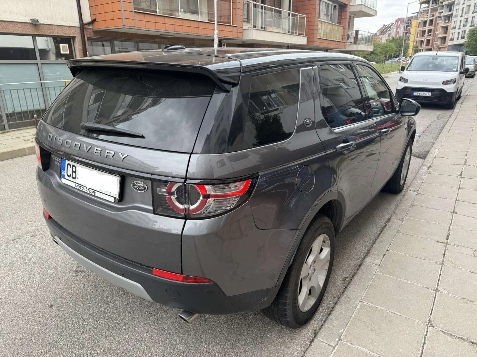 Land Rover Discovery Sport 80000 км. 180 кс. 6+ 1 HSE TD4 - изображение 3 | Auto.bg Land Rover Discovery Sport 80000 км. 180 кс. 6+ 1 HSE TD4 - изображение 3