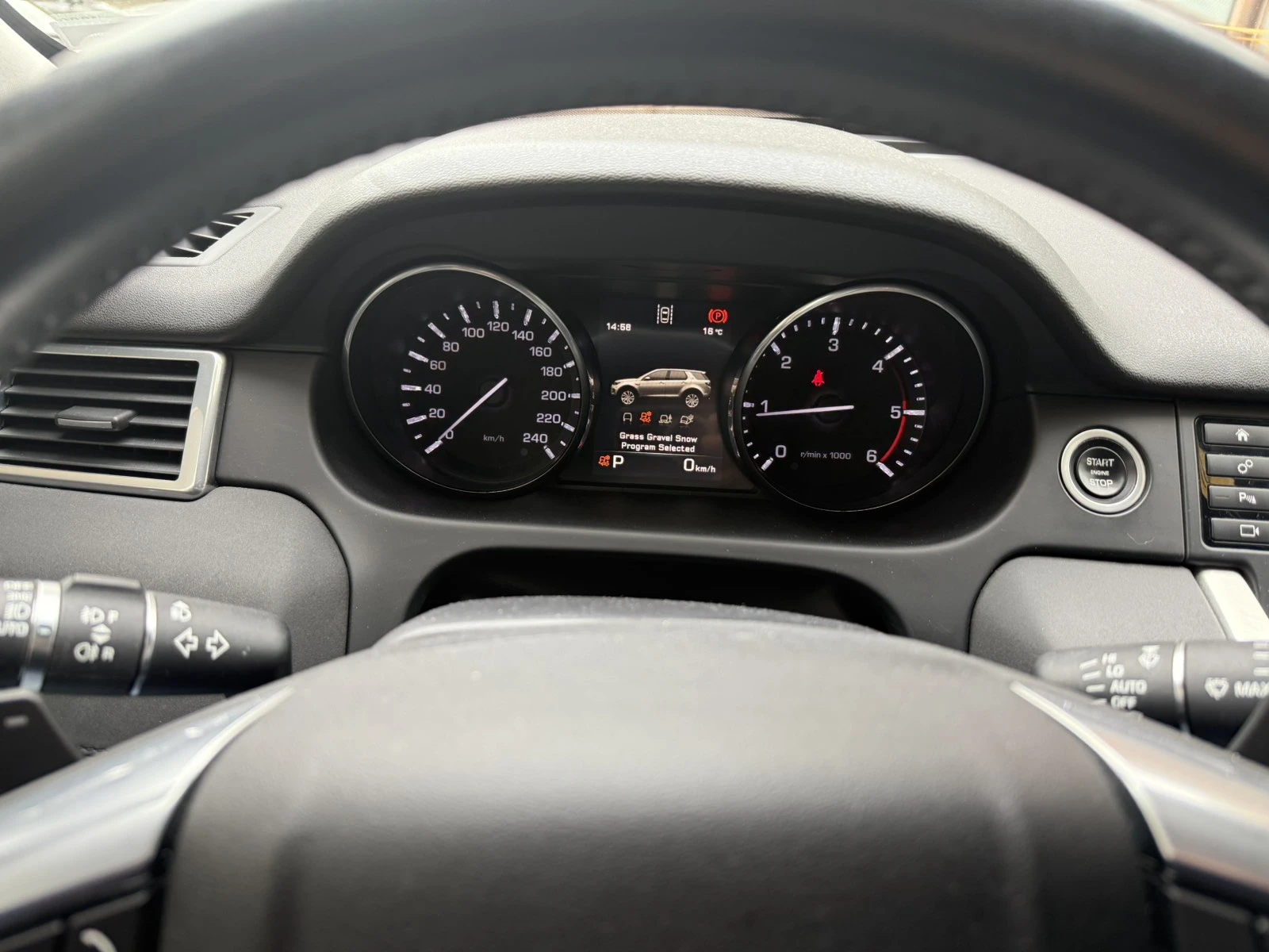 Land Rover Discovery Sport 80000 км. 180 кс. 6+ 1 HSE TD4 - изображение 9 | Auto.bg Land Rover Discovery Sport 80000 км. 180 кс. 6+ 1 HSE TD4 - изображение 9