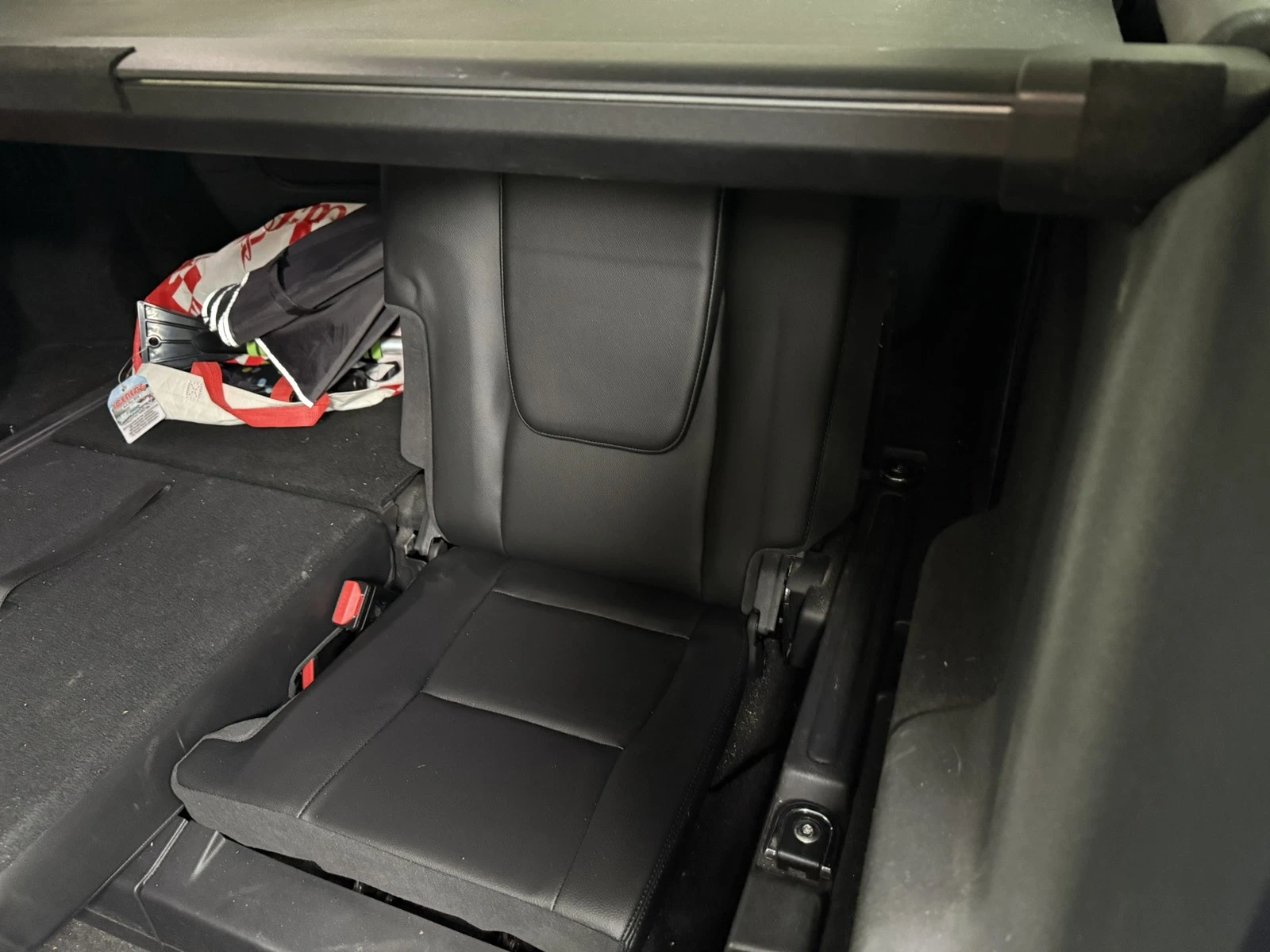 Land Rover Discovery Sport 80000 км. 180 кс. 6+ 1 HSE TD4 - изображение 8 | Auto.bg Land Rover Discovery Sport 80000 км. 180 кс. 6+ 1 HSE TD4 - изображение 8