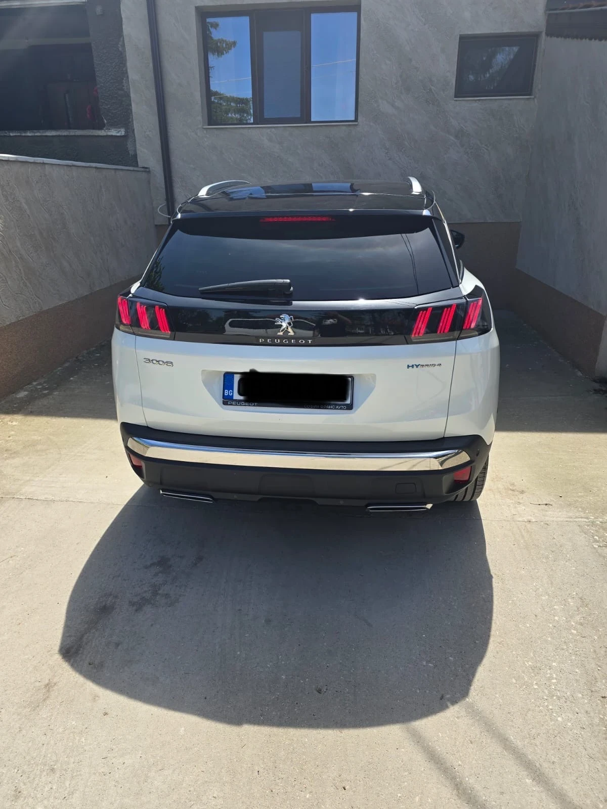 Peugeot 3008 New Line Up GT 1.6 Plug-in HYBRID 4WD 300 e-EAT8 E - изображение 9 | Auto.bg Peugeot 3008 New Line Up GT 1.6 Plug-in HYBRID 4WD 300 e-EAT8 E - изображение 9