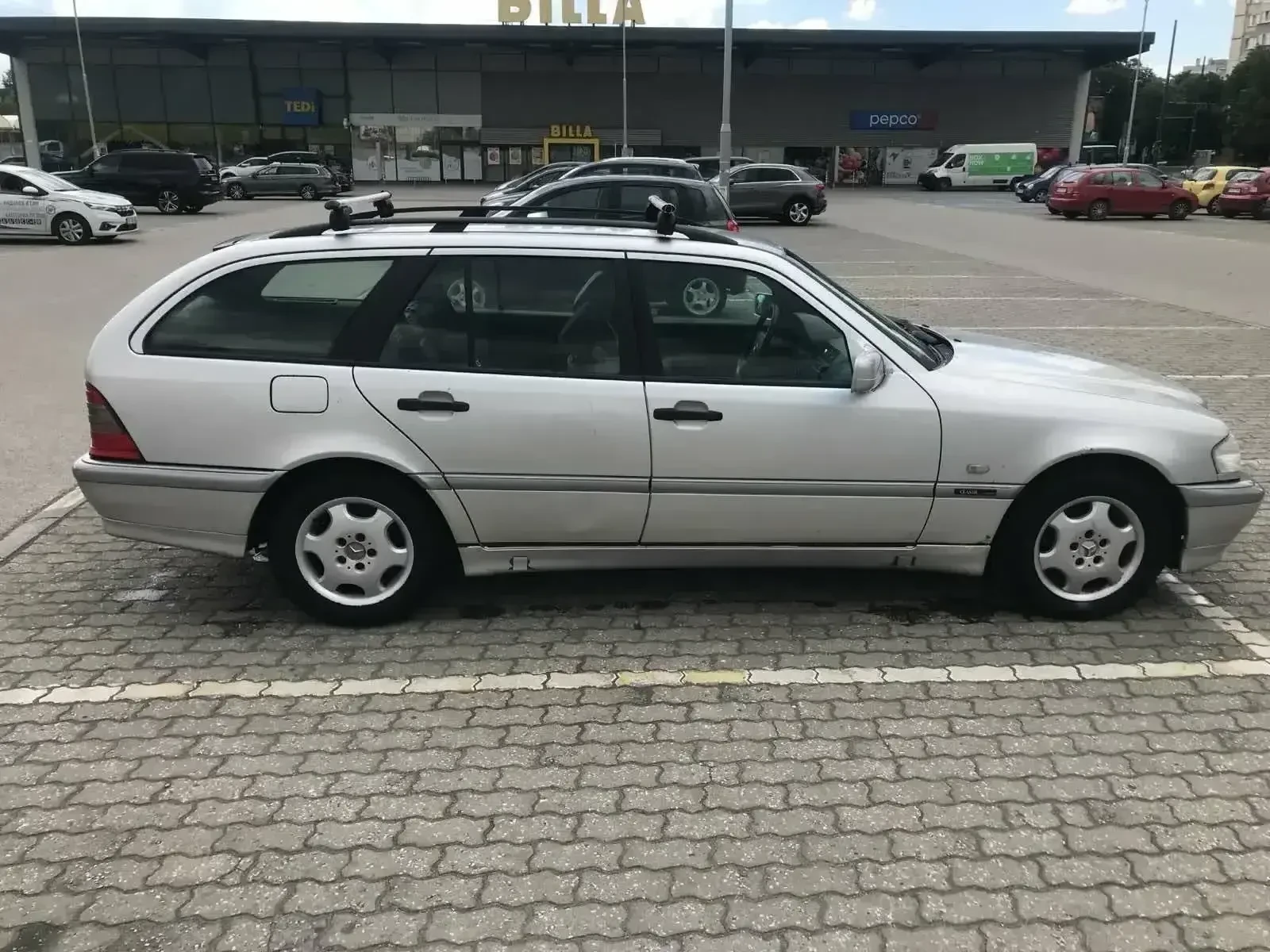 Mercedes-Benz C 200 undefined | Auto.bg — изображение 1 Mercedes-Benz C 200 undefined | Auto.bg — изображение 1