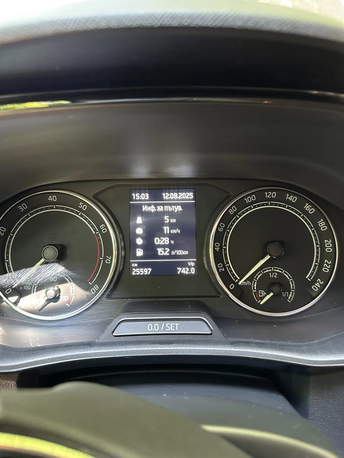 Skoda Fabia Амбишън 1, 0 MPI - изображение 8 | Auto.bg Skoda Fabia Амбишън 1, 0 MPI - изображение 8