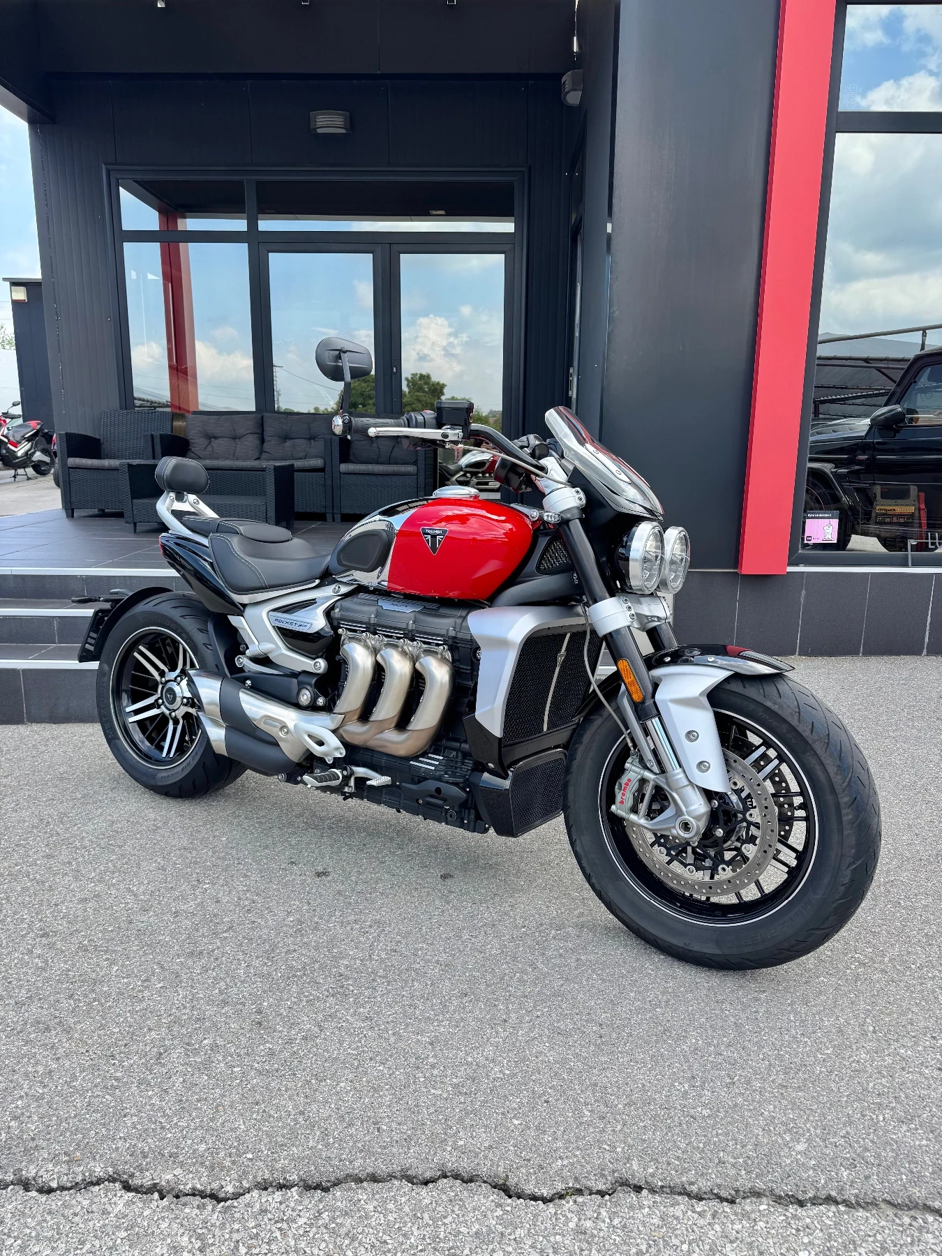 Triumph Rocket 3 GT* 2.5* 2024г.* FULL ЕКСТРИ* КАТО НОВ | Auto.bg — изображение 1 Triumph Rocket 3 GT* 2.5* 2024г.* FULL ЕКСТРИ* КАТО НОВ | Auto.bg — изображение 1