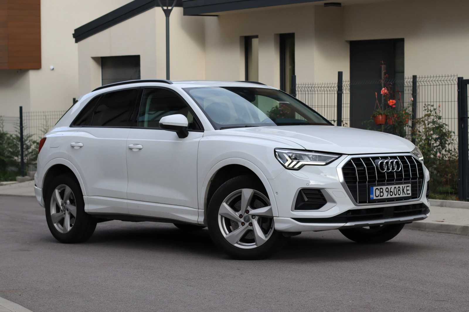 Audi Q3 40TFSI 2.0 / ГОТОВ ЛИЗИНГ - изображение 4 | Auto.bg Audi Q3 40TFSI 2.0 / ГОТОВ ЛИЗИНГ - изображение 4