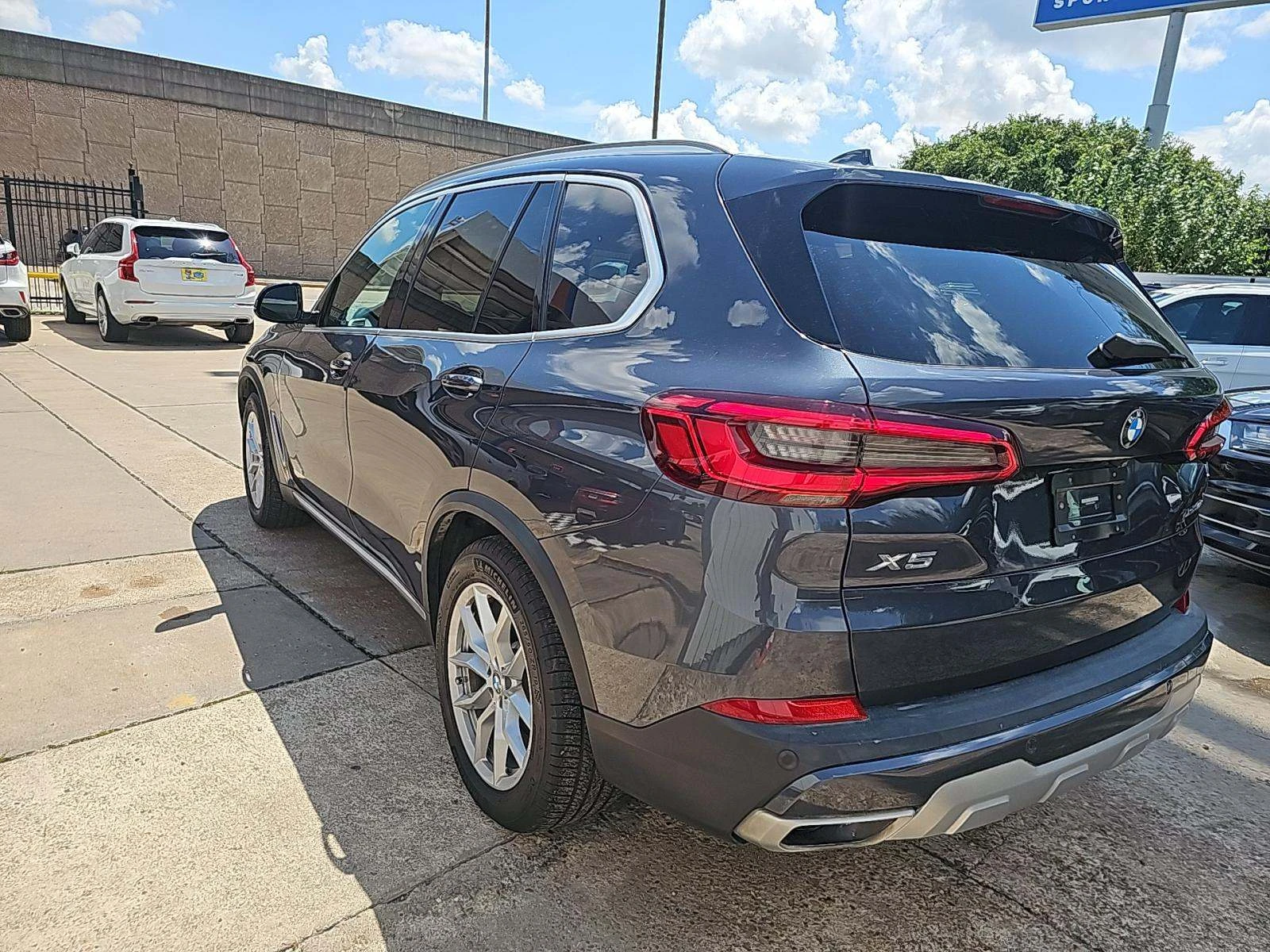 BMW X5 ДИГИТАЛНО* ТАБЛО* 360КАМЕРА* КЕЙЛЕС* LANE* ASSIST* - изображение 4 | Auto.bg BMW X5 ДИГИТАЛНО* ТАБЛО* 360КАМЕРА* КЕЙЛЕС* LANE* ASSIST* - изображение 4