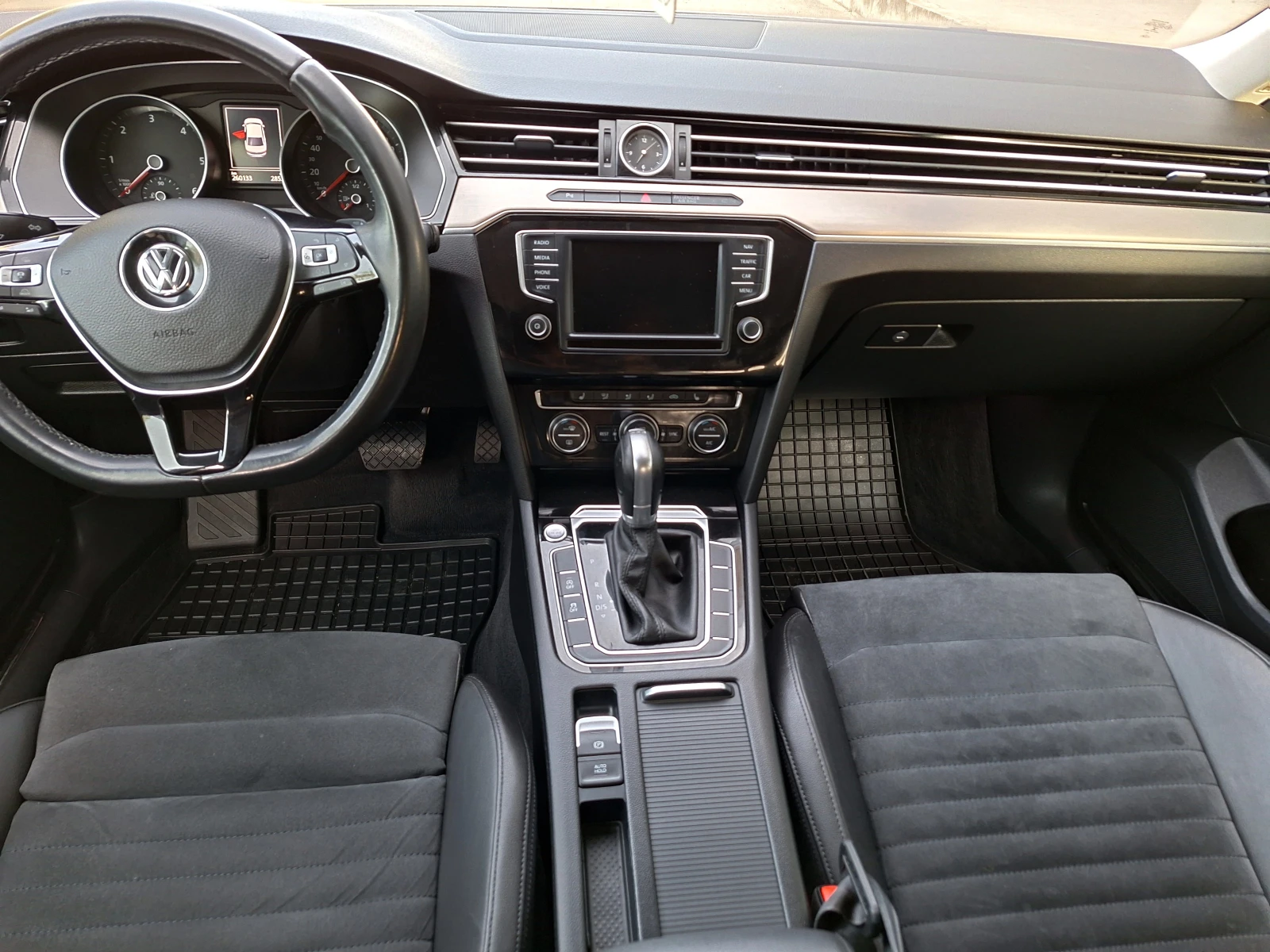 VW Passat Седан - изображение 7 | Auto.bg VW Passat Седан - изображение 7
