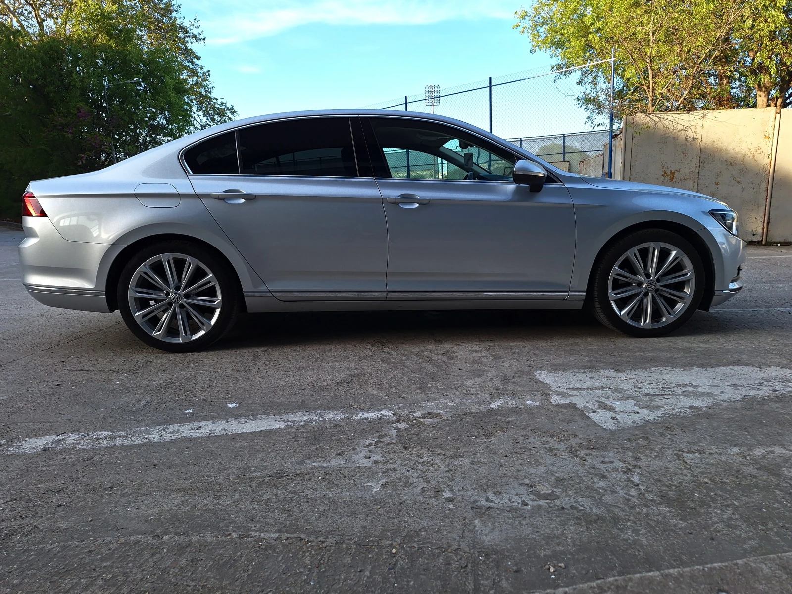 VW Passat Седан - изображение 3 | Auto.bg VW Passat Седан - изображение 3