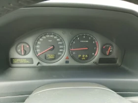 Volvo Xc70 2.4i Automatic 4x4 - 1350 € / 2640.37 лв. - 23501631 6 | Car24.bg Volvo Xc70 2.4i Automatic 4x4 - 1350 € / 2640.37 лв. - 23501631 6