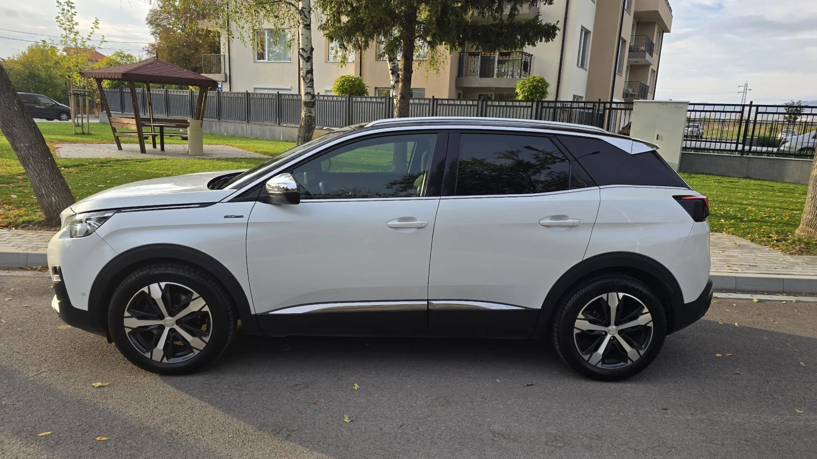 Peugeot 3008 Камера, масаж, подгрев, следене лента - изображение 8 | Auto.bg Peugeot 3008 Камера, масаж, подгрев, следене лента - изображение 8