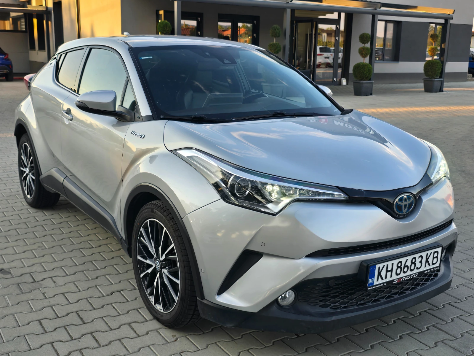 Toyota C-HR 1.8Hybrid, Park Assist, Подгрев, Кожа! | Auto.bg — изображение 1 Toyota C-HR 1.8Hybrid, Park Assist, Подгрев, Кожа! | Auto.bg — изображение 1