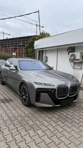 BMW i7 60 xDrive M Executive Sky Lounge | Auto.bg — изображение 3 BMW i7 60 xDrive M Executive Sky Lounge | Auto.bg — изображение 3