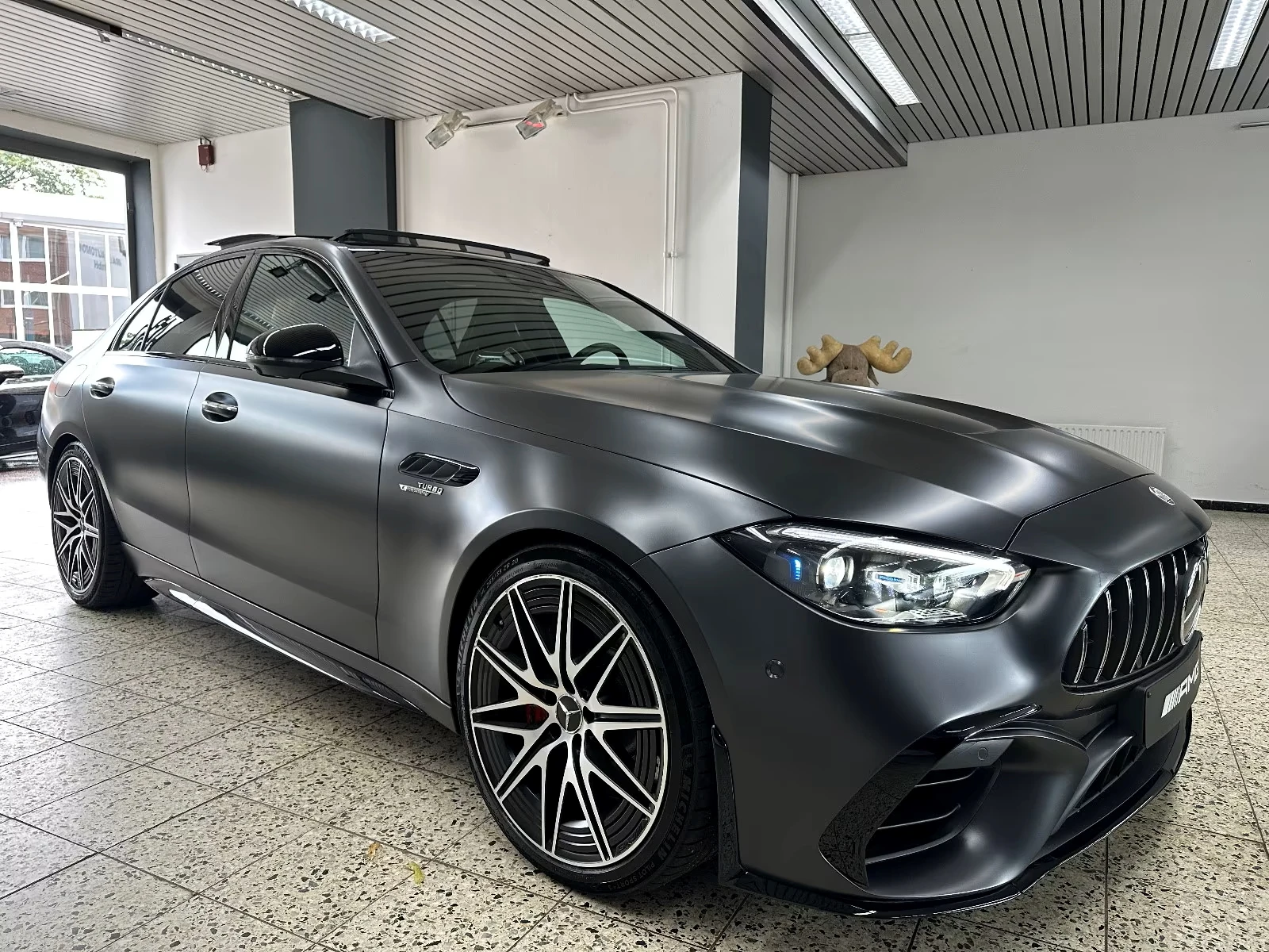 Mercedes-Benz C 63 AMG 4MATIC* E PERFORMANCE* PANO* BURMESTER* 360* | Auto.bg — изображение 1 Mercedes-Benz C 63 AMG 4MATIC* E PERFORMANCE* PANO* BURMESTER* 360* | Auto.bg — изображение 1