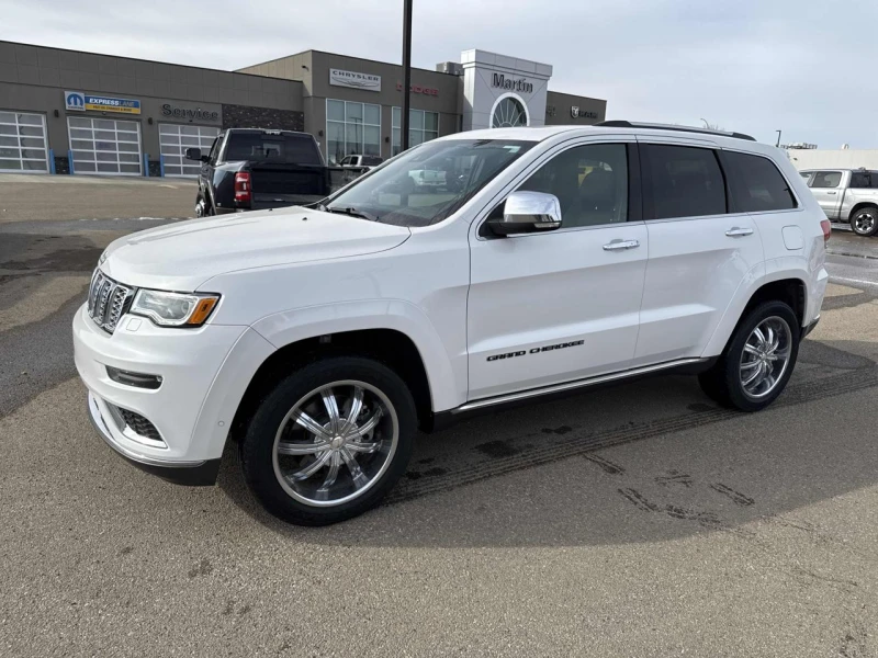 Jeep Grand cherokee Summit* FULL* HEMI* 106к км* ВТОРИ ФЕЙС* - 18200 € / 35596.11 лв. - 80679373 1 | Car24.bg Jeep Grand cherokee Summit* FULL* HEMI* 106к км* ВТОРИ ФЕЙС* - 18200 € / 35596.11 лв. - 80679373 1